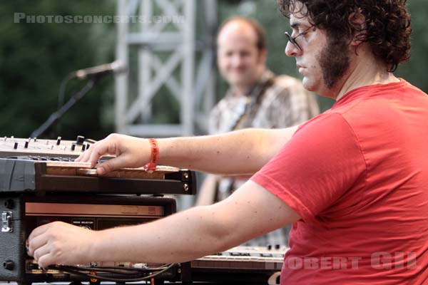 ONEIDA - 2010-06-05 - PARIS - Parc de la Villette - 